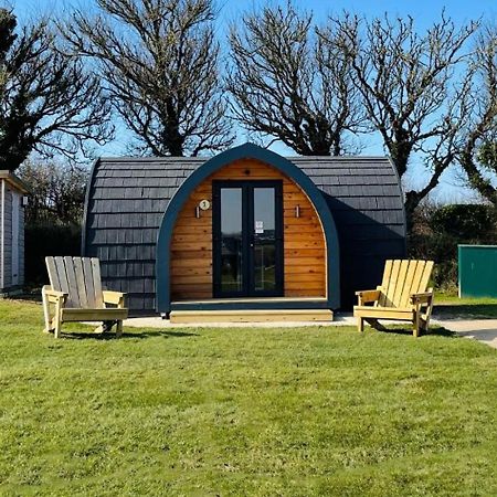 Camping Pods Trevella Holiday Park クラントック エクステリア 写真