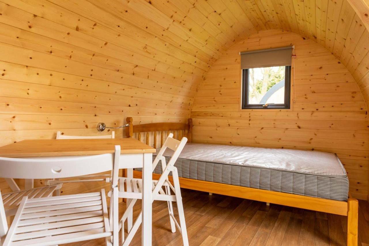 Camping Pods Trevella Holiday Park クラントック エクステリア 写真