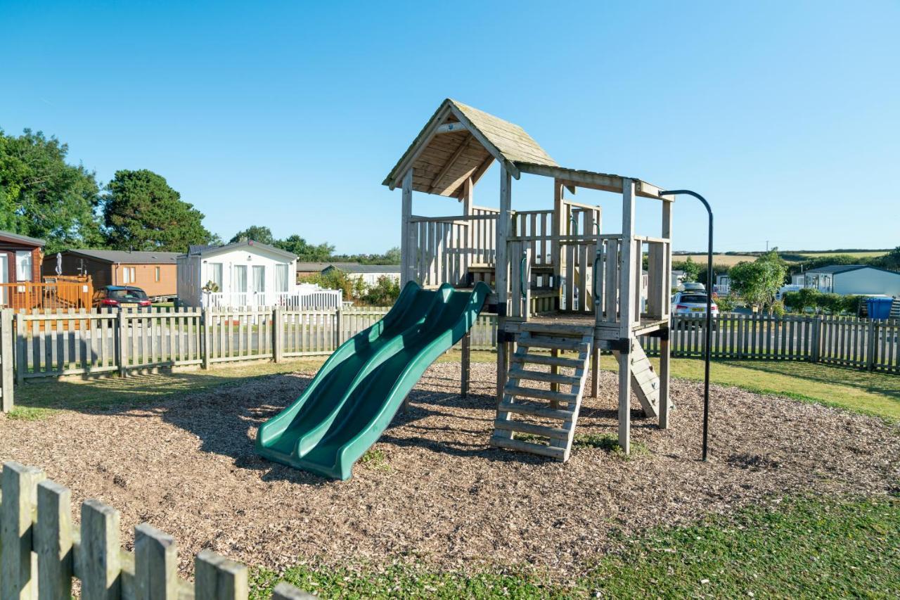 Camping Pods Trevella Holiday Park クラントック エクステリア 写真