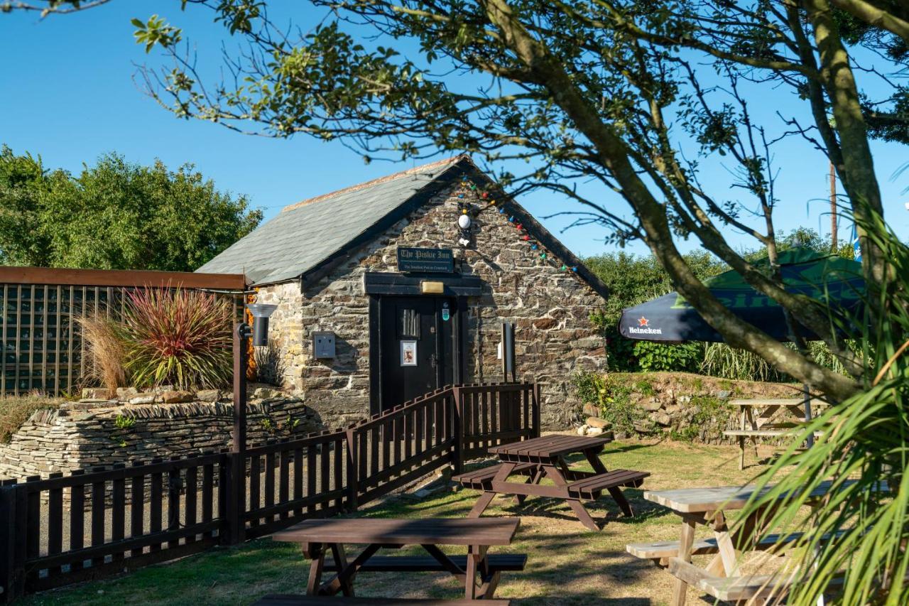 Camping Pods Trevella Holiday Park クラントック エクステリア 写真