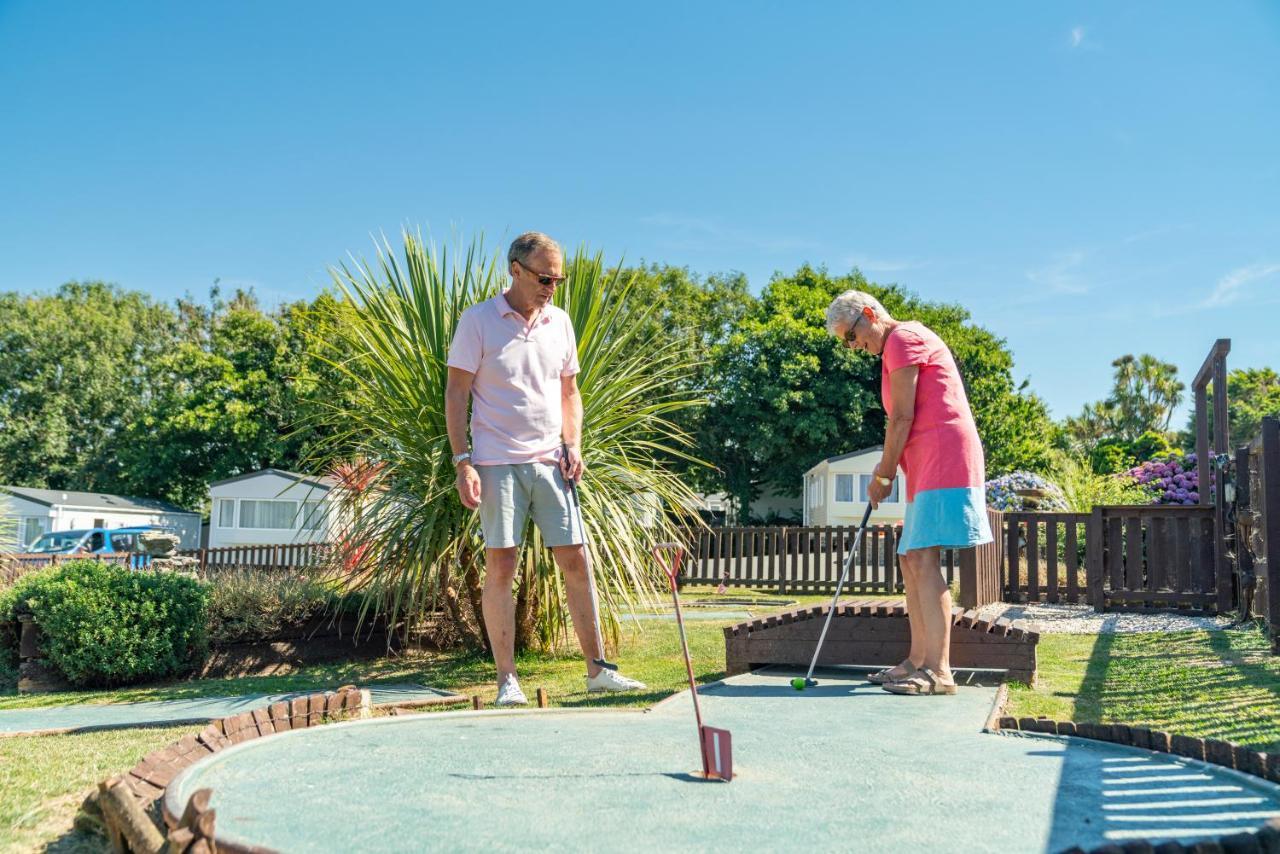 Camping Pods Trevella Holiday Park クラントック エクステリア 写真