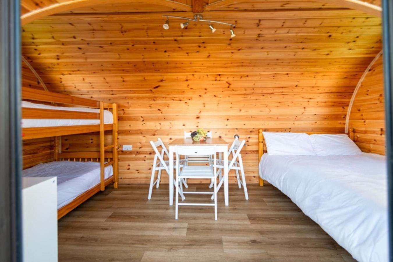 Camping Pods Trevella Holiday Park クラントック エクステリア 写真