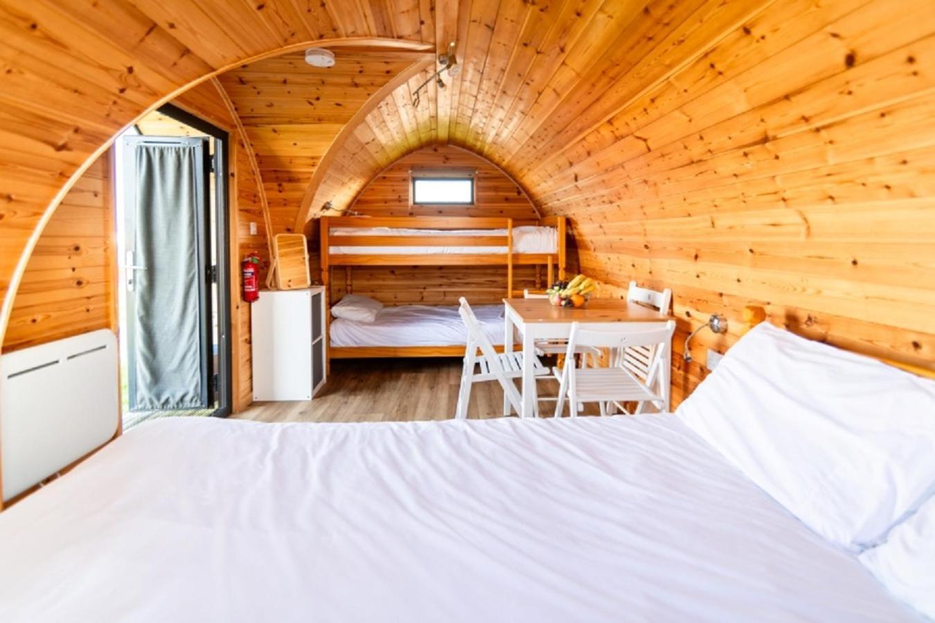 Camping Pods Trevella Holiday Park クラントック エクステリア 写真